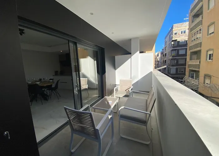 Paseo De La Playa Torrevieja