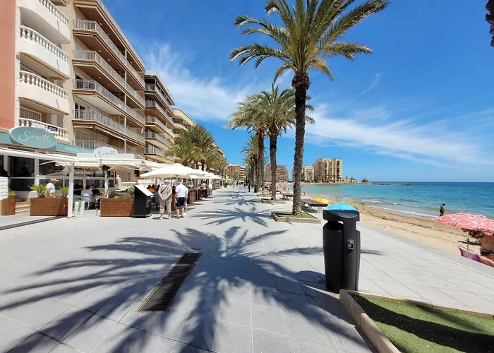 Paseo De La Playa Torrevieja